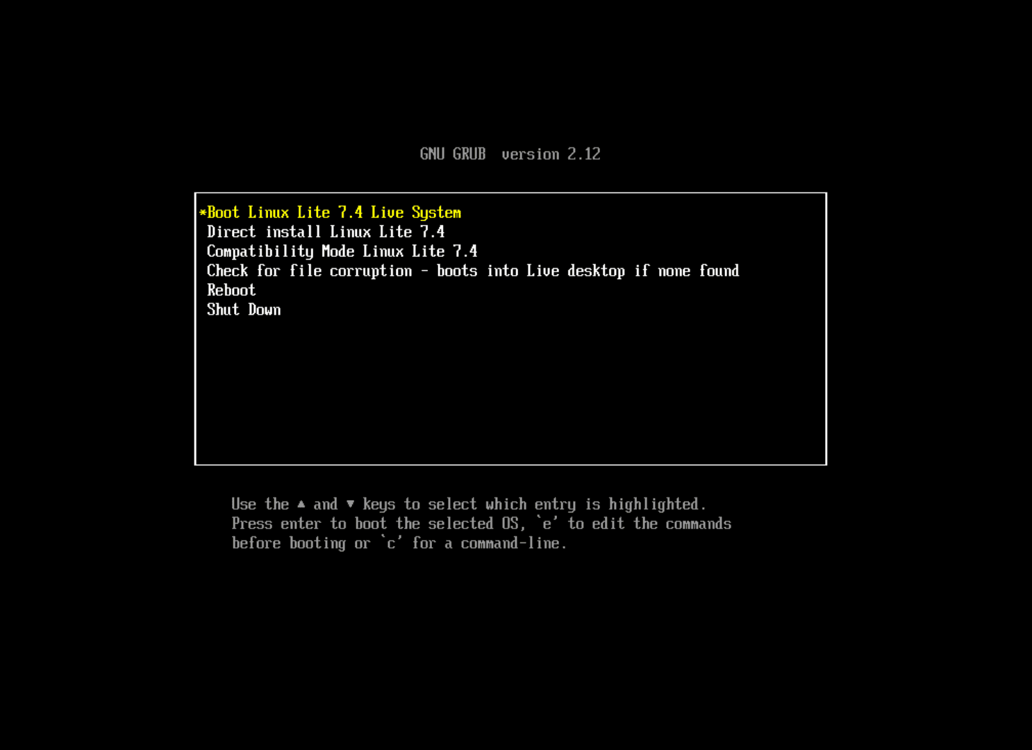 Boot menu, boot Linux Lite 7.4 Live System.